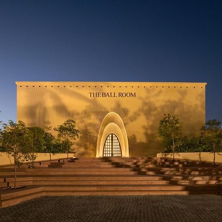Time Square Resort & Spa Bhuj Buitenkant foto