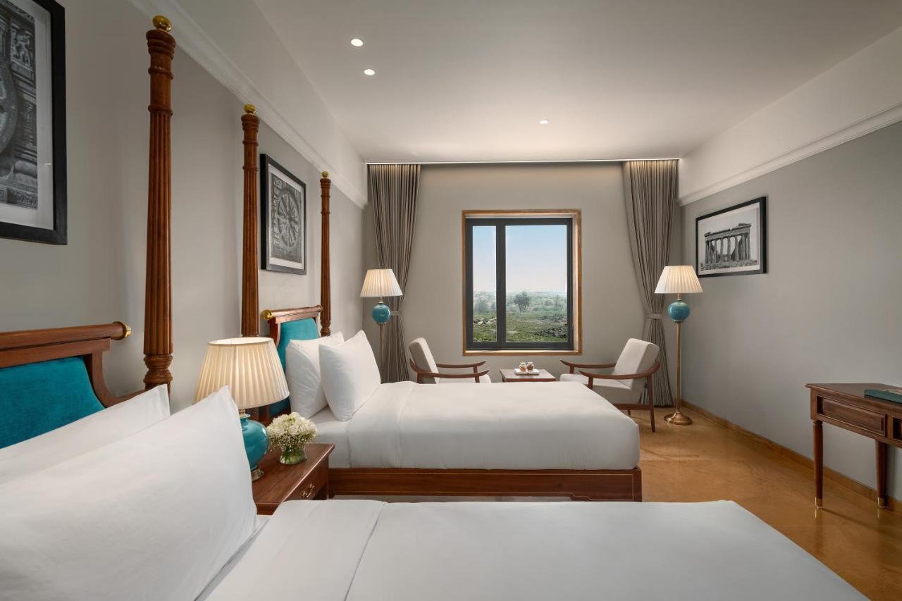 Time Square Resort & Spa Bhuj Buitenkant foto