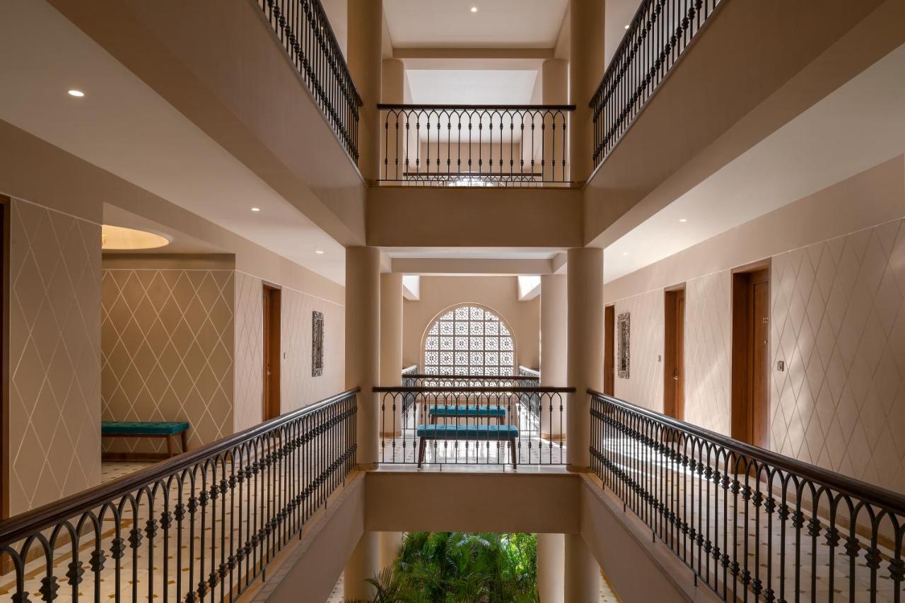 Time Square Resort & Spa Bhuj Buitenkant foto