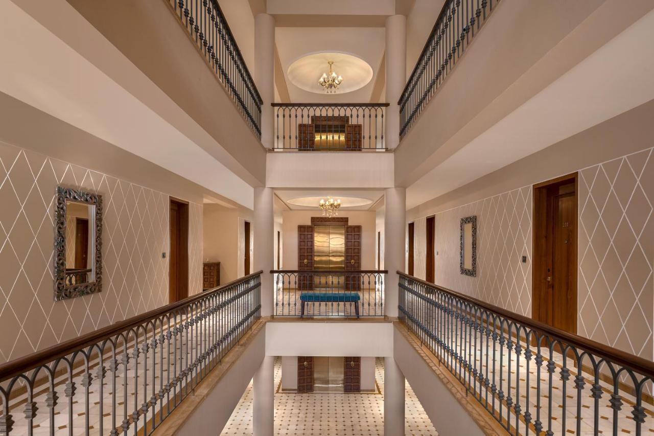 Time Square Resort & Spa Bhuj Buitenkant foto