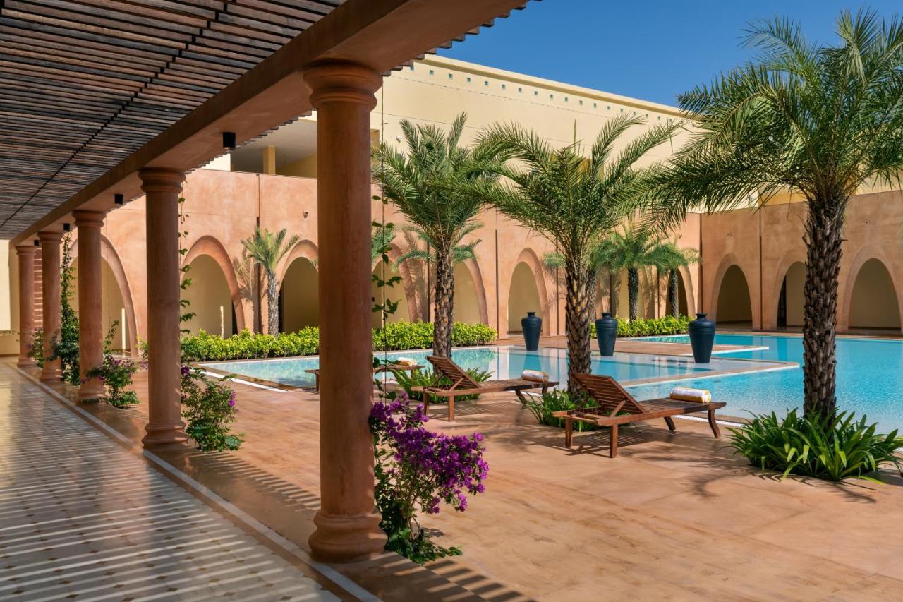 Time Square Resort & Spa Bhuj Buitenkant foto