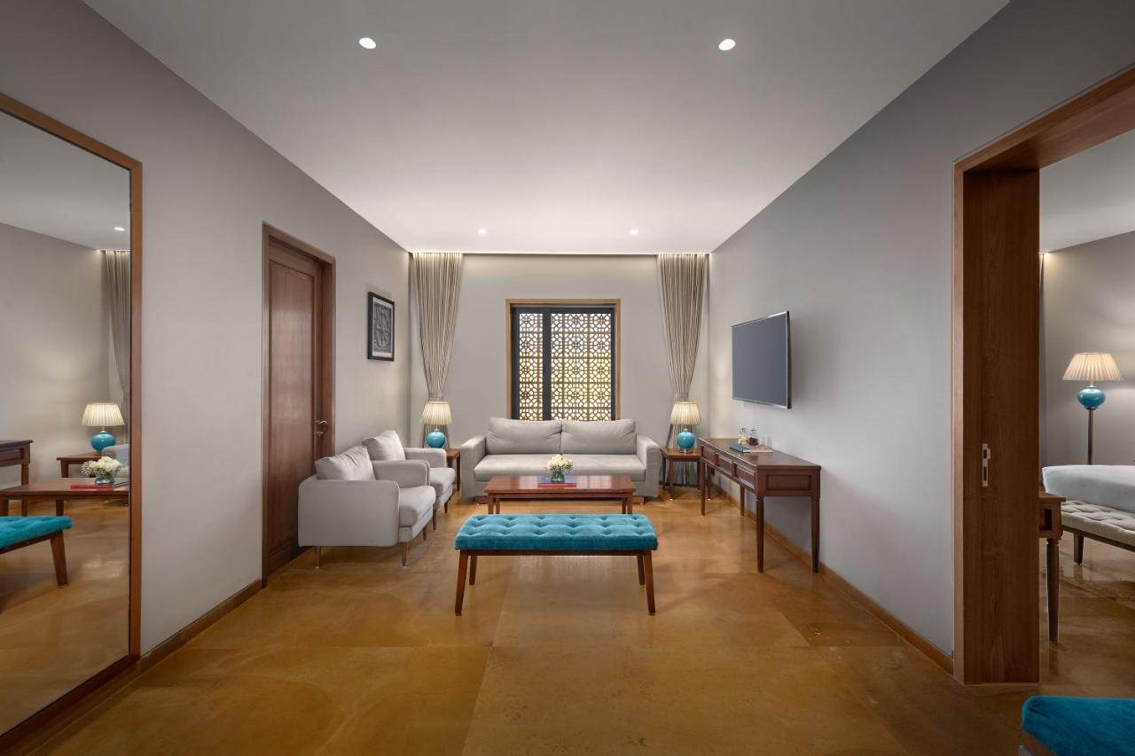 Time Square Resort & Spa Bhuj Buitenkant foto
