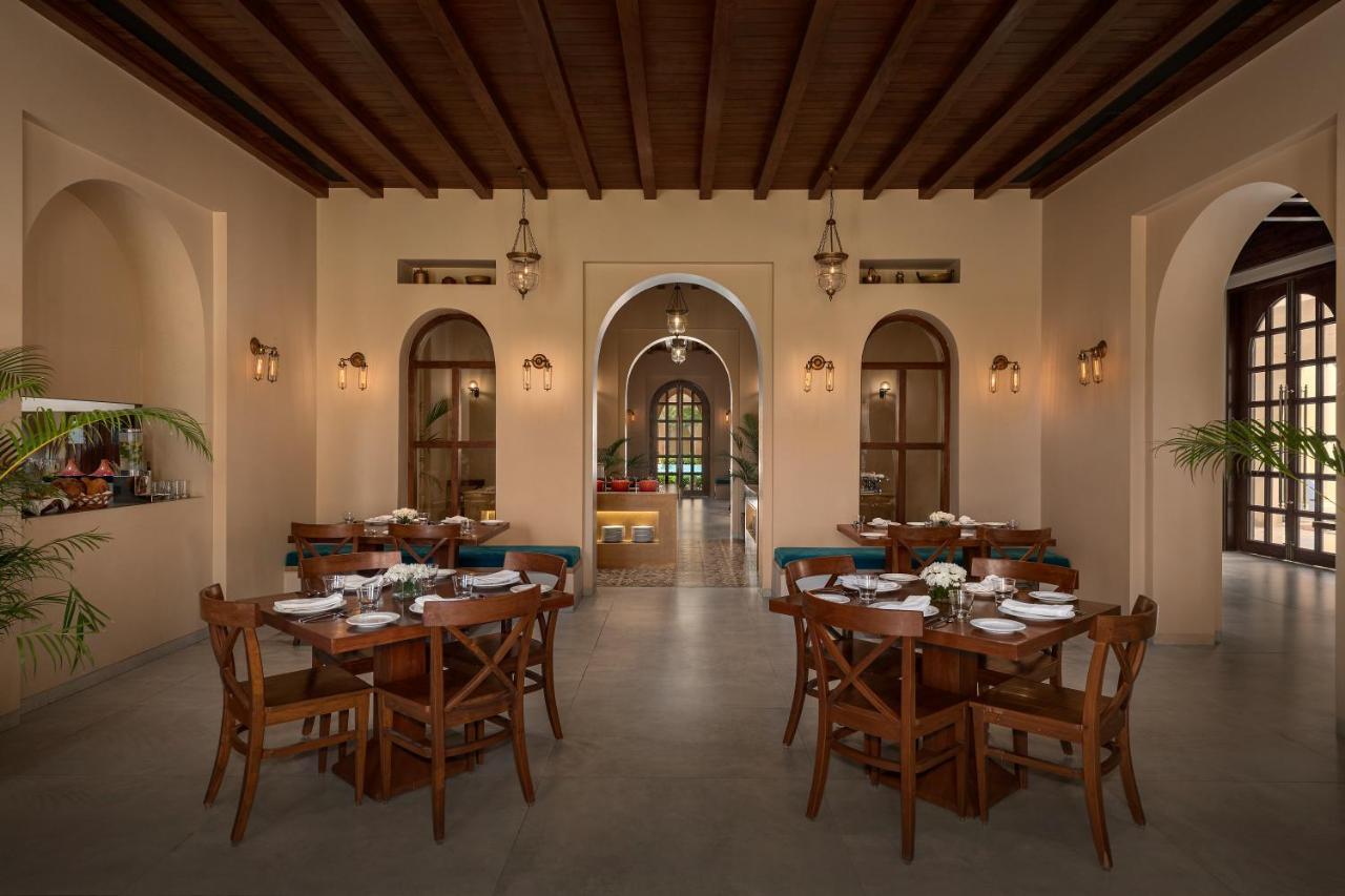 Time Square Resort & Spa Bhuj Buitenkant foto