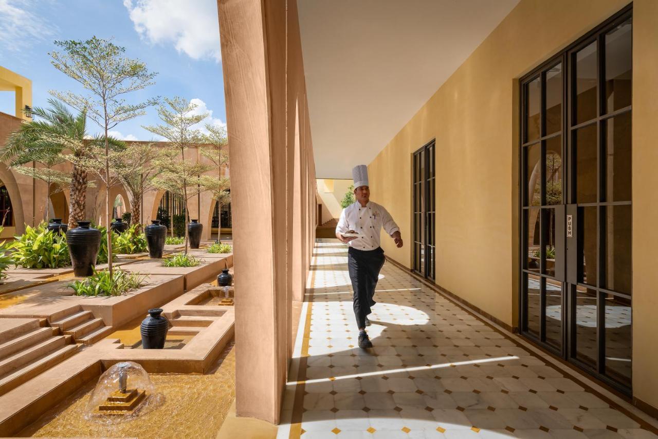 Time Square Resort & Spa Bhuj Buitenkant foto