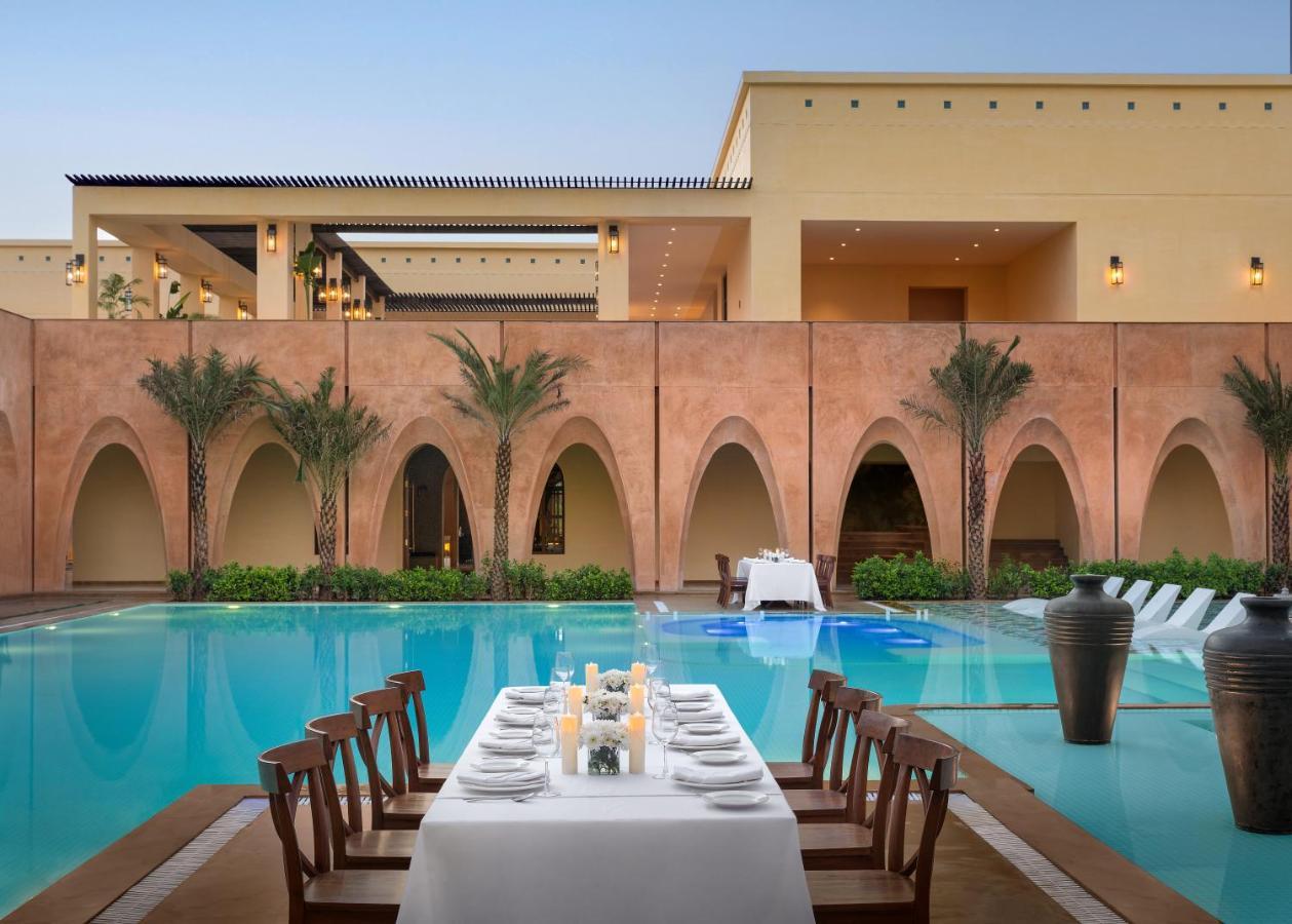 Time Square Resort & Spa Bhuj Buitenkant foto
