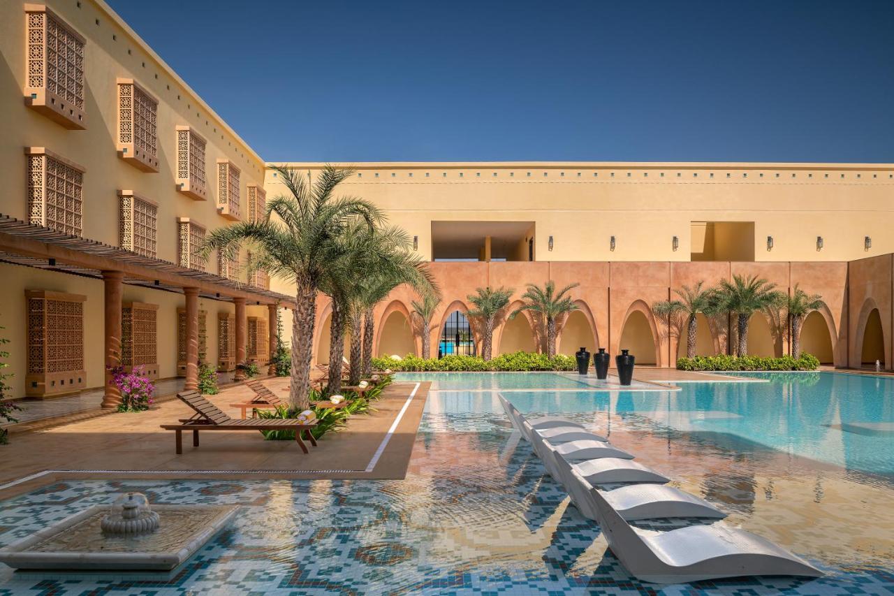 Time Square Resort & Spa Bhuj Buitenkant foto